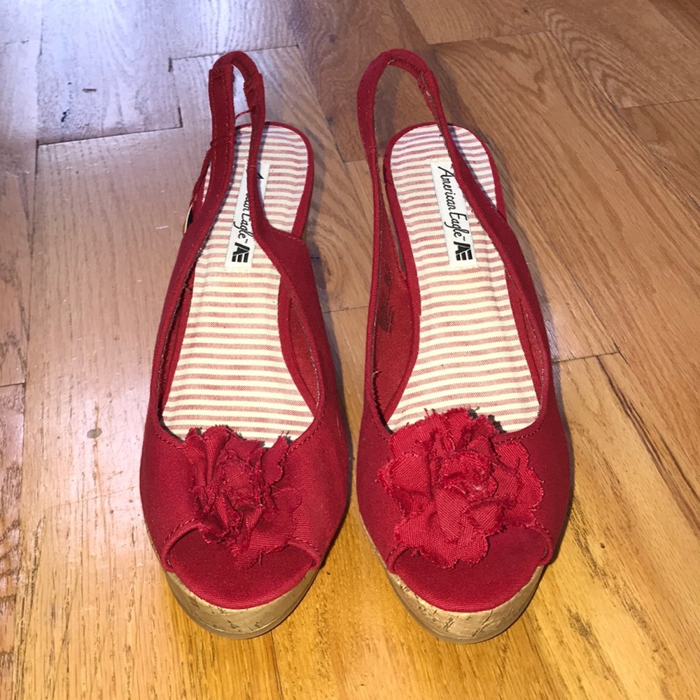 American eagle woman’s wedge sandals